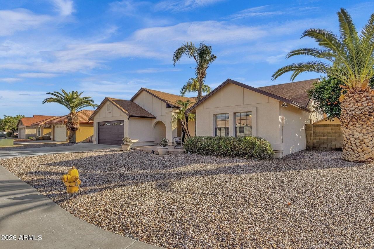 4307 E Karen Dr - Photo 3 of 42
