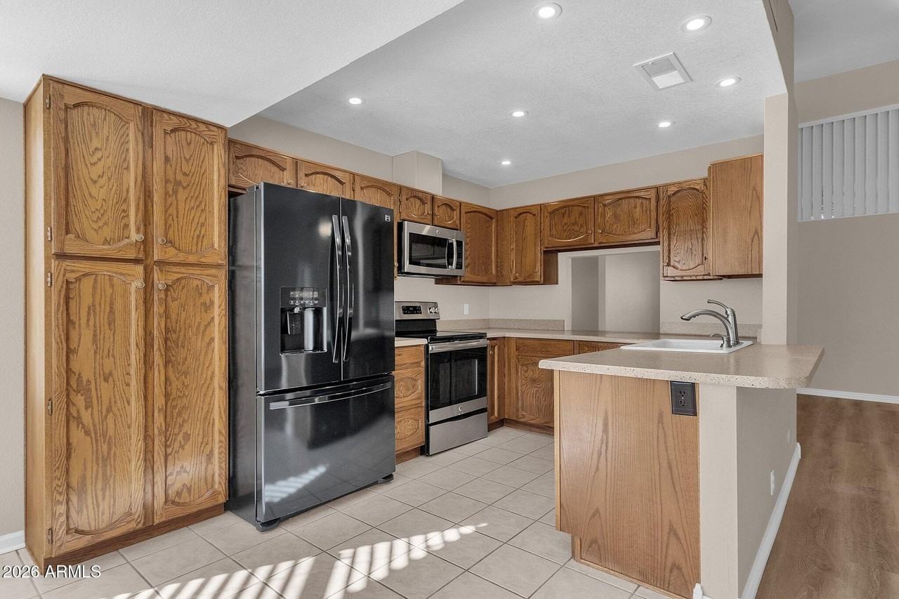 4307 E Karen Dr - Photo 5 of 42