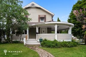 featured image of 1420 Oakwood Ave