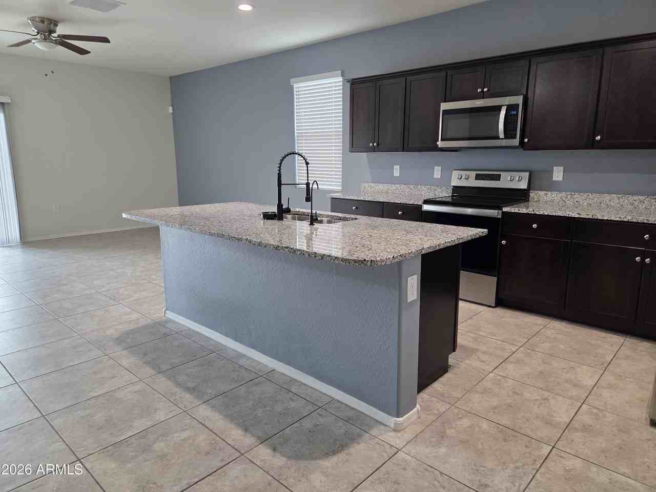 24673 N Alfalfa Dr - Photo 3 of 14