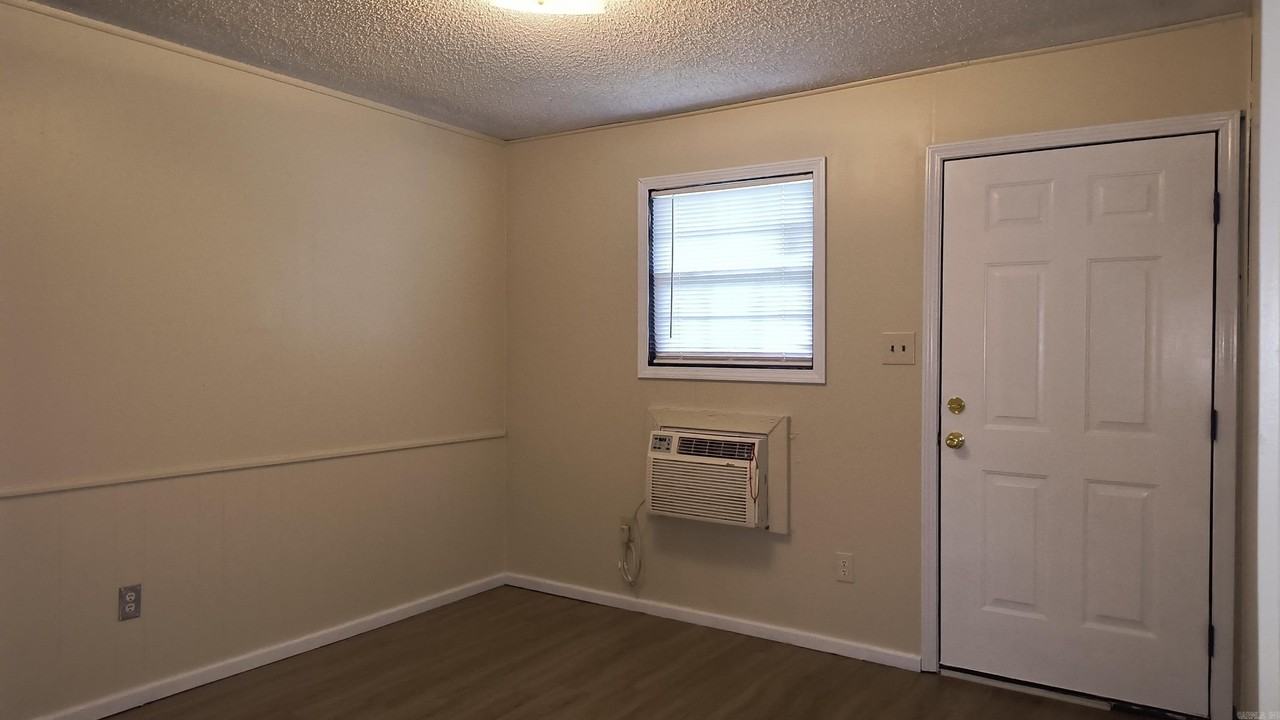 3835 W 20th Ave - Photo 2 of 7