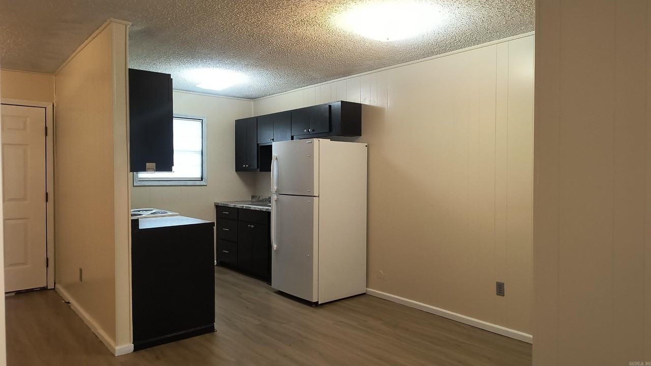 3835 W 20th Ave - Photo 3 of 7