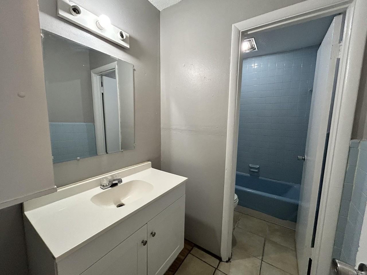 1600 Brentwood Dr - Photo 3 of 8