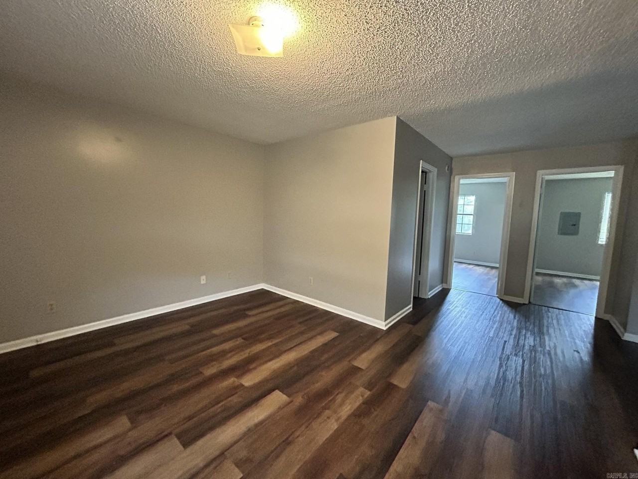 2710 S Taft St - Photo 2 of 10