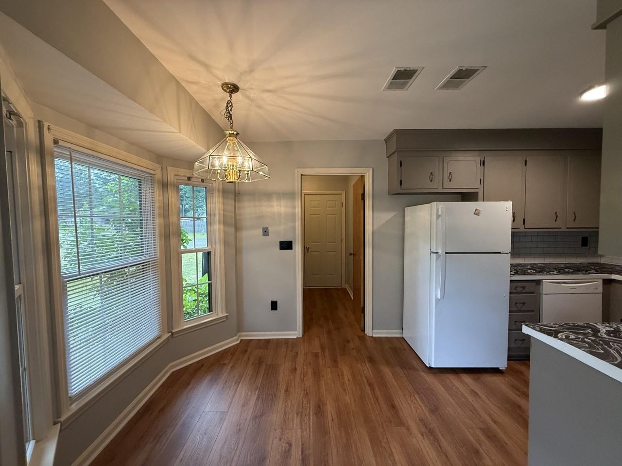 209 Longstreet St - Photo 7 of 35