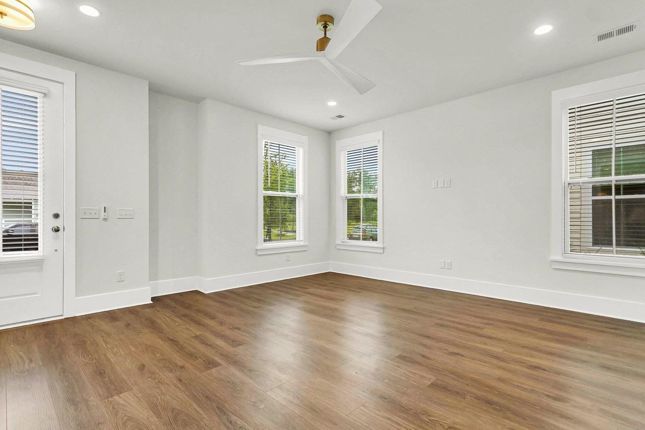 254 Symphony Ave - Photo 7 of 50
