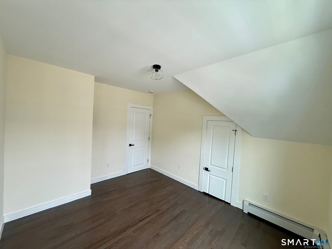 449 Stanley St #3 - Photo 4 of 7