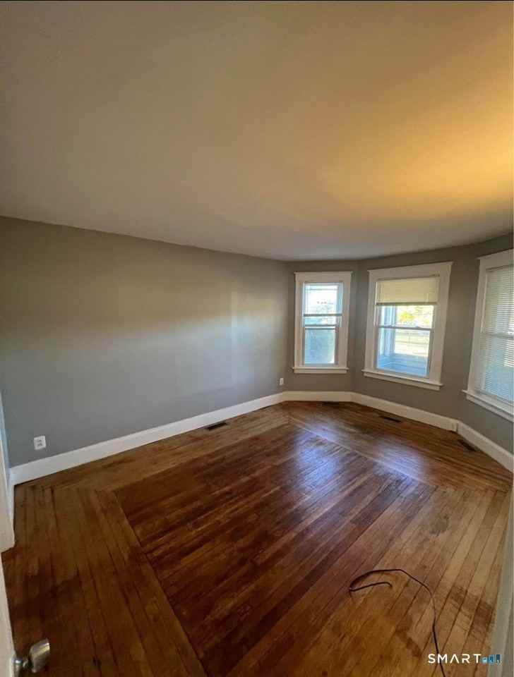 811 East St #1 - Photo 4 of 7