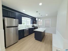 featured image of 332 Robbins St