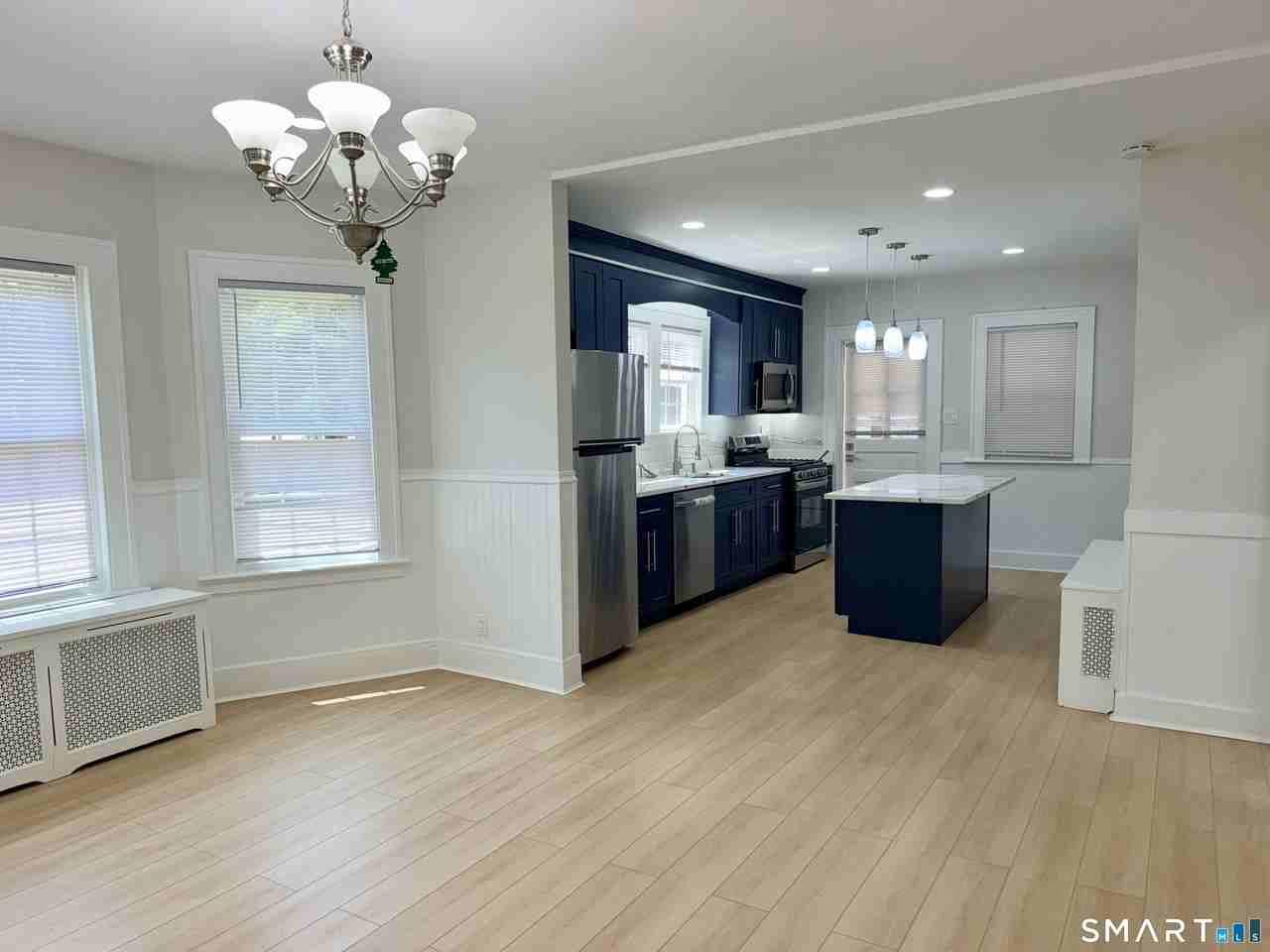 332 Robbins St - Photo 6 of 28