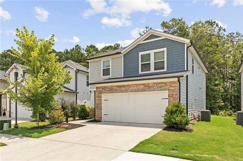 334 Wells Cir - Photo 2 of 35