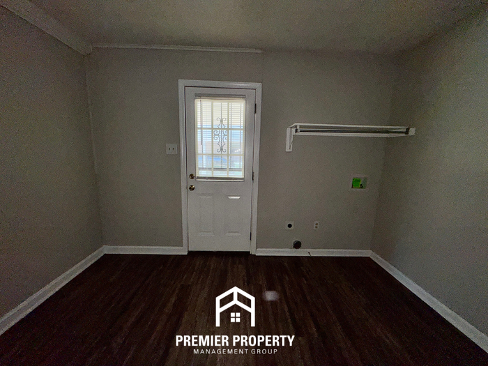 4261 Trudy St - Photo 6 of 17