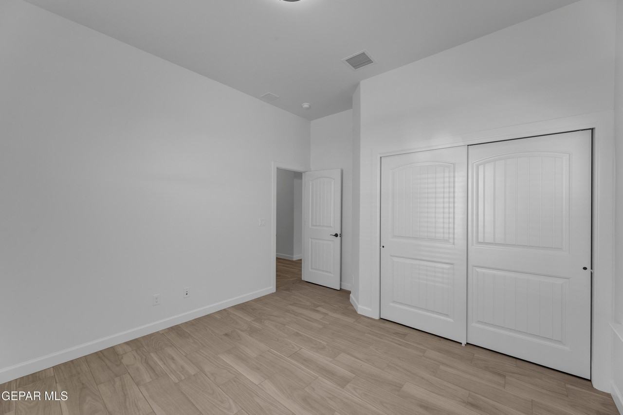 781 Cedarwood Ave - Photo 7 of 37