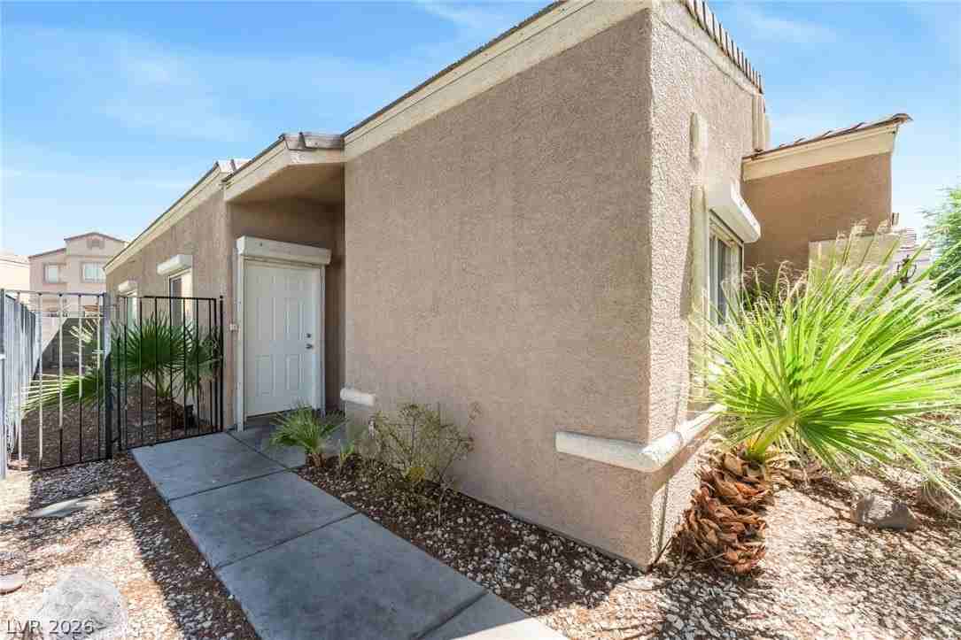 1652 Wendell Williams Ave - Photo 5 of 39