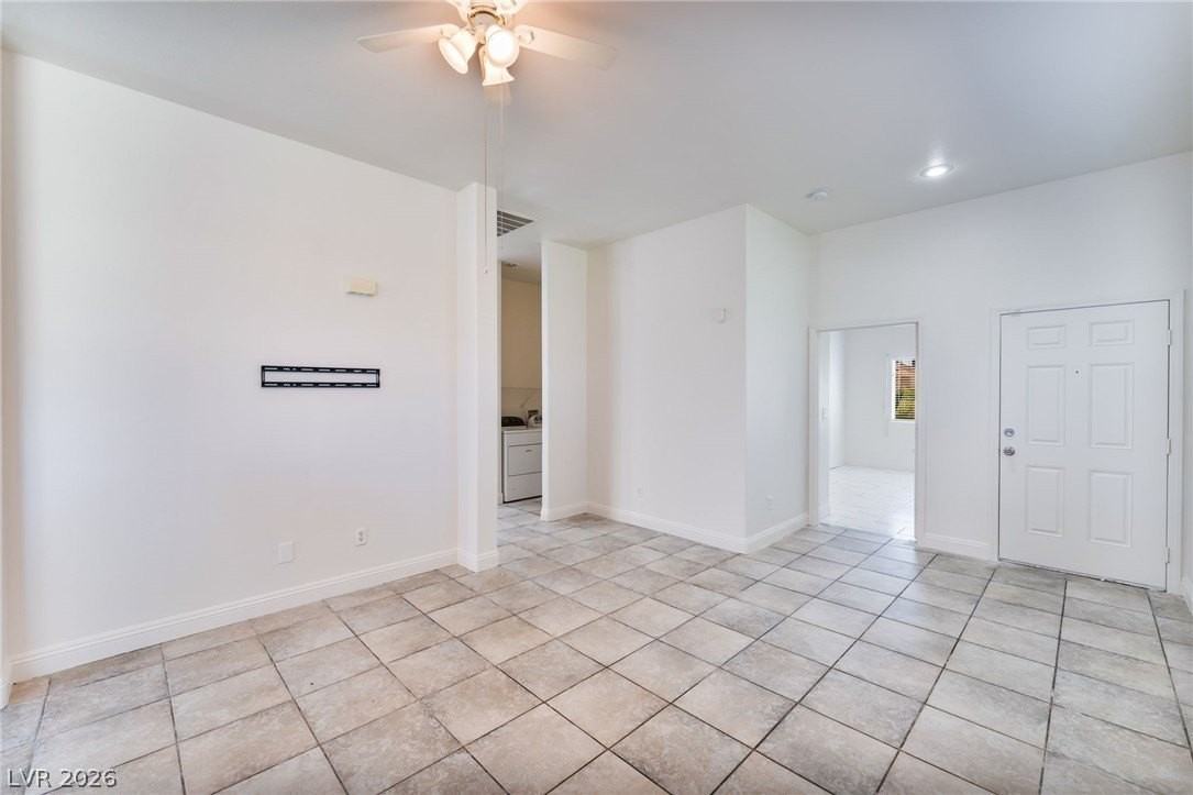 1652 Wendell Williams Ave - Photo 7 of 39