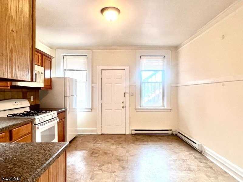 67 Bay St #2L - Photo 5 of 15