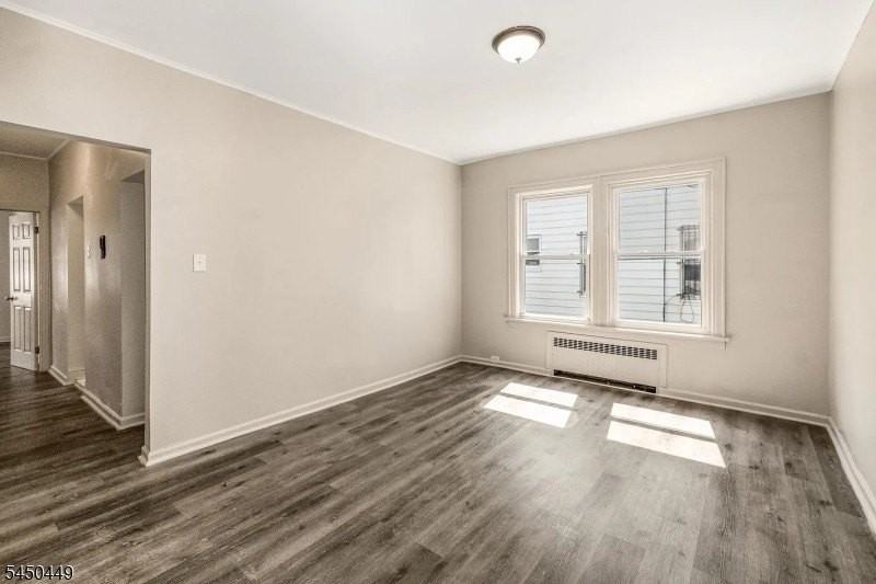 918 Grove St - Photo 3 of 4