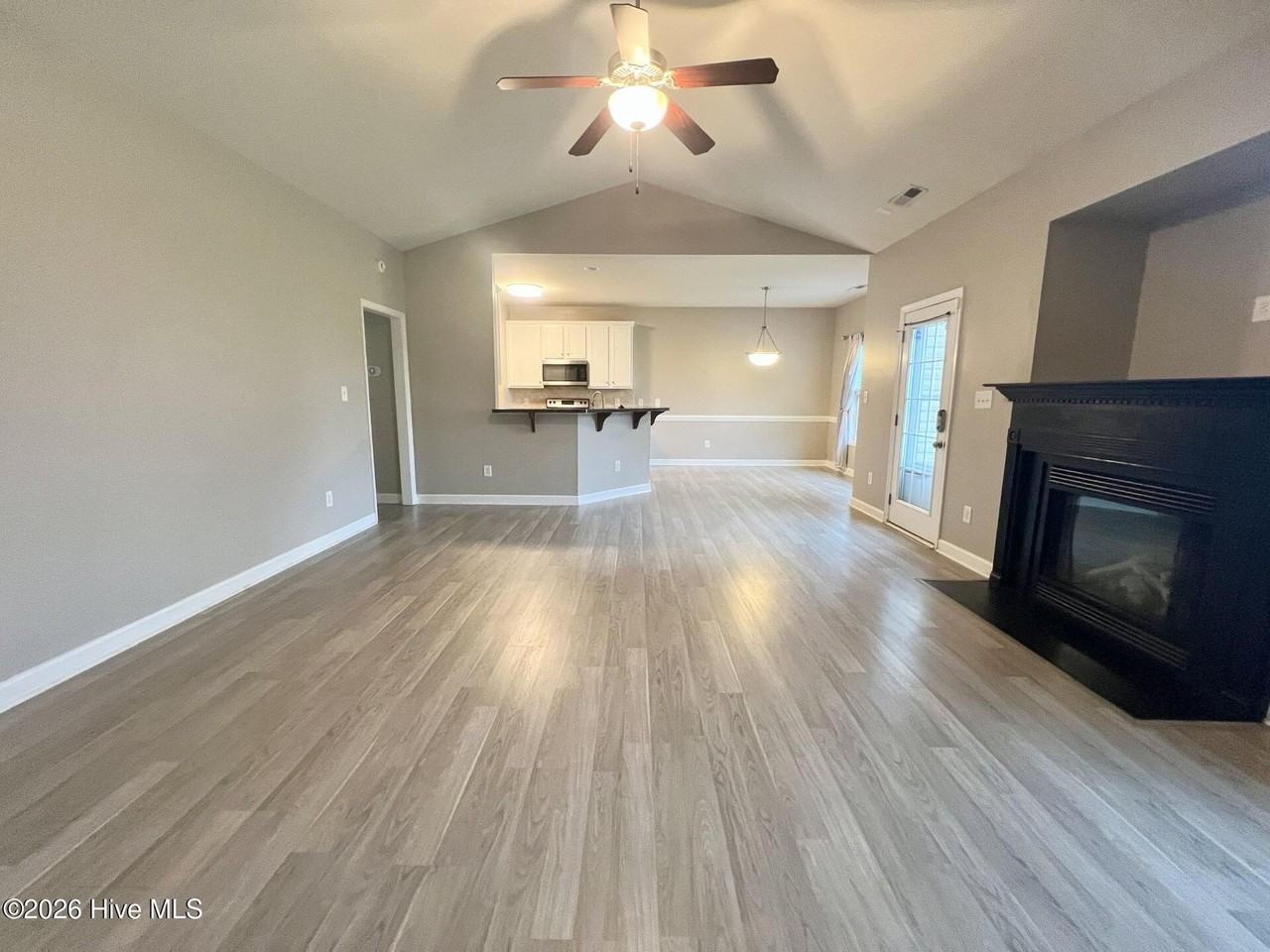 147 Moonstone Ct - Photo 3 of 29