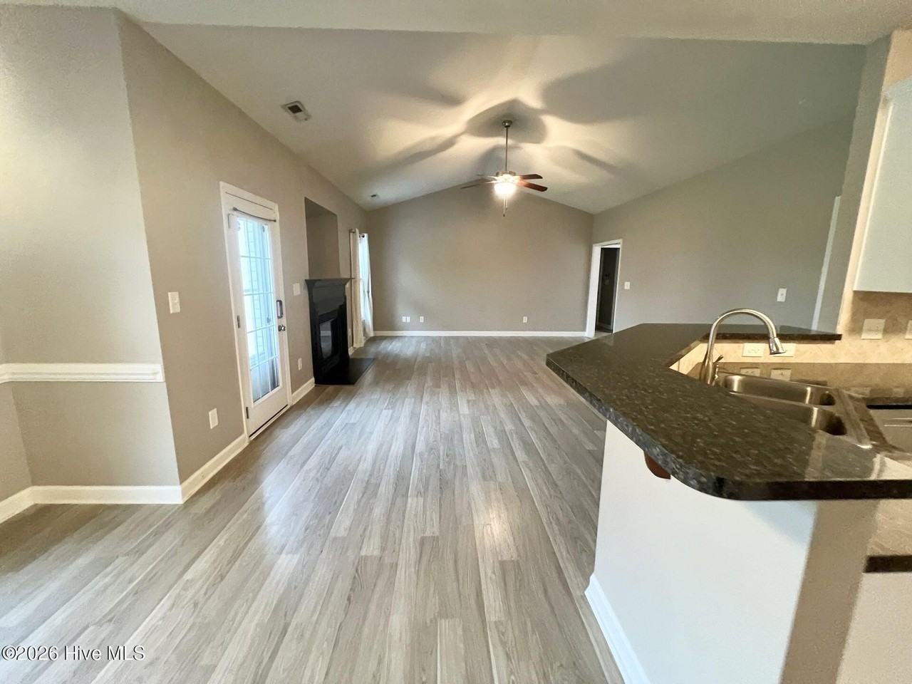 147 Moonstone Ct - Photo 5 of 29