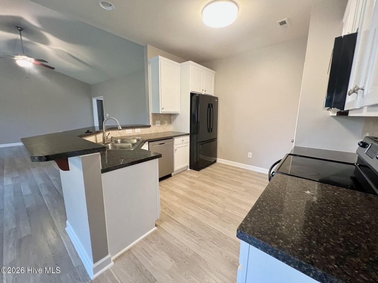 147 Moonstone Ct - Photo 7 of 29