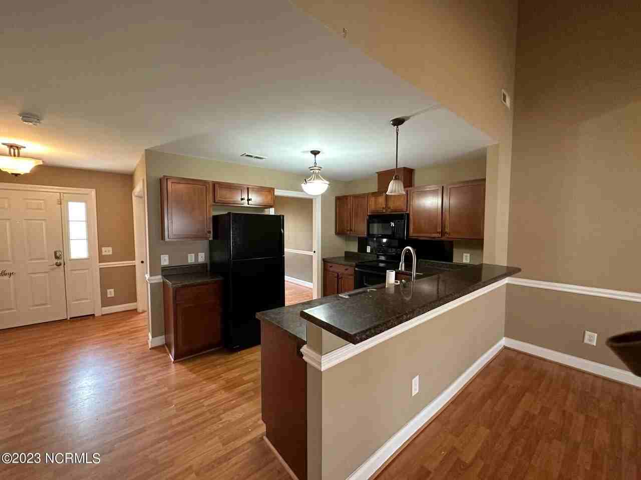 2533 Saddleback Dr #B - Photo 7 of 14