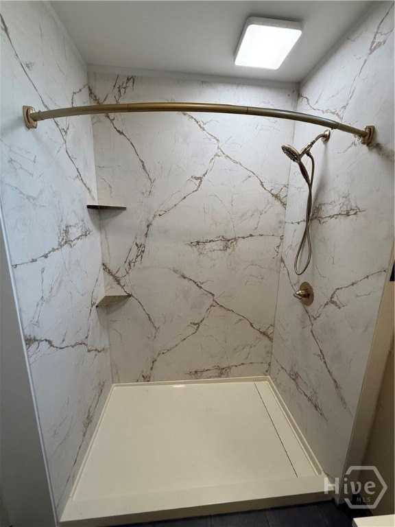 107 W 37th St - Photo 4 of 22