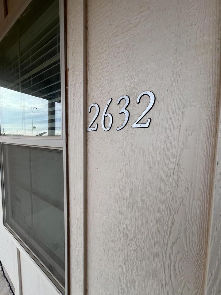2632 Hickory Ave - Photo 2 of 11