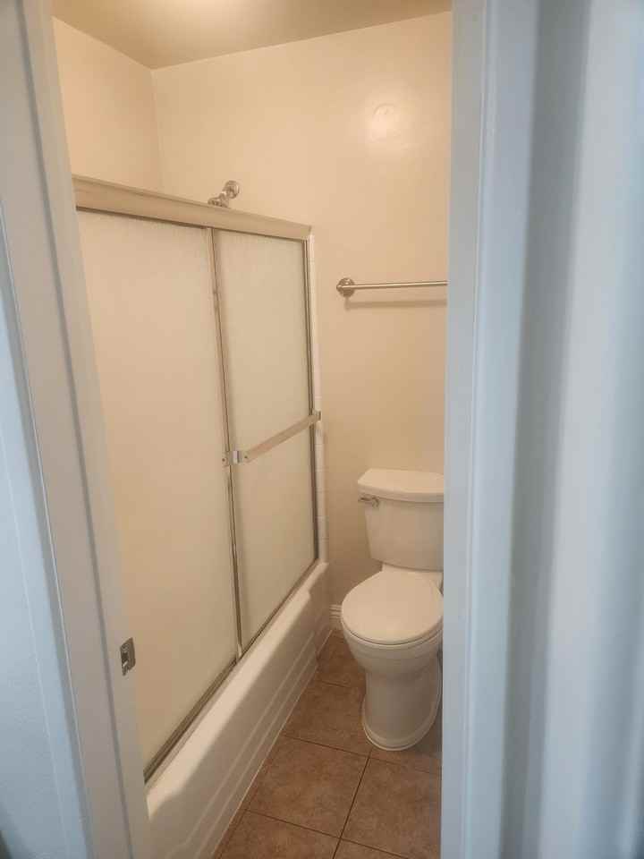 901 N Walnut St #Q - Photo 6 of 12