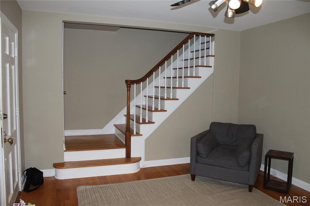 1119 Sanford Ave - Photo 3 of 27