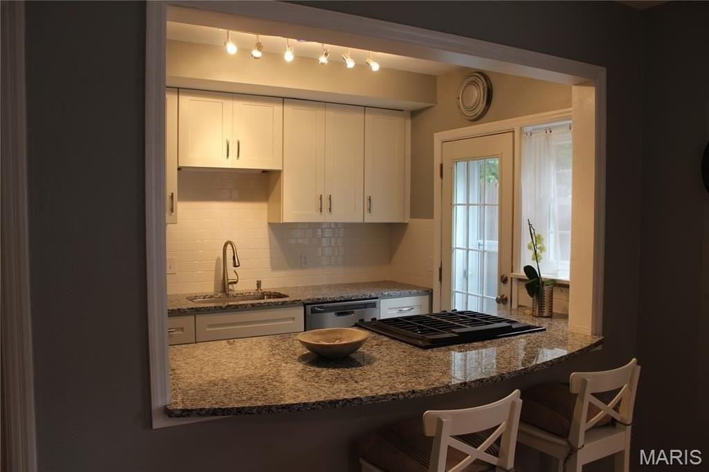 1119 Sanford Ave - Photo 7 of 27