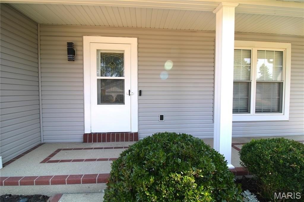 912 Oakwood Farms Ln - Photo 2 of 40