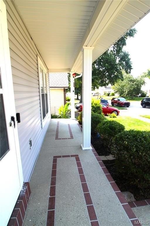 912 Oakwood Farms Ln - Photo 3 of 40