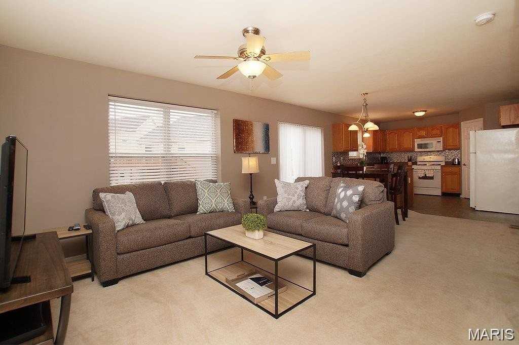 210 Stone Run Blvd - Photo 2 of 26
