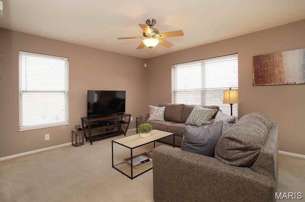 210 Stone Run Blvd - Photo 4 of 26