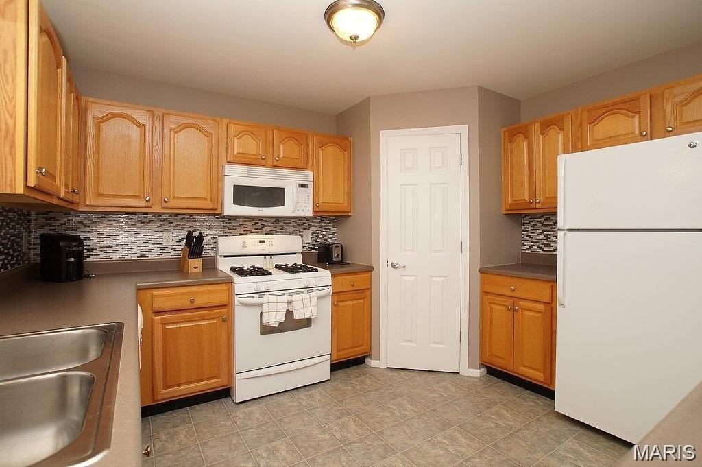 210 Stone Run Blvd - Photo 7 of 26