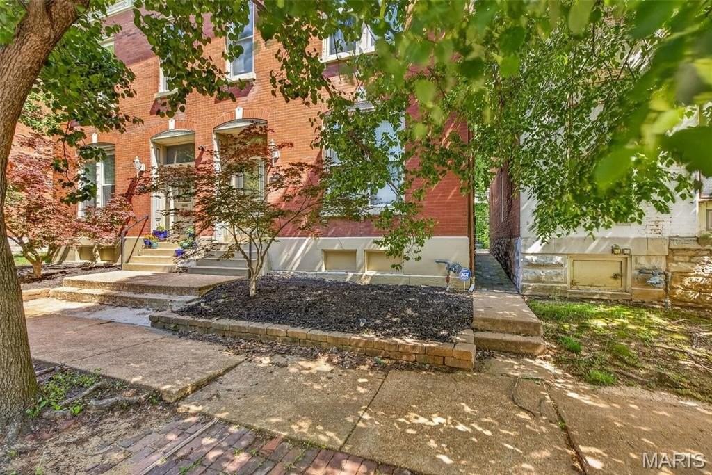 1913 Senate St #A - Photo 2 of 25