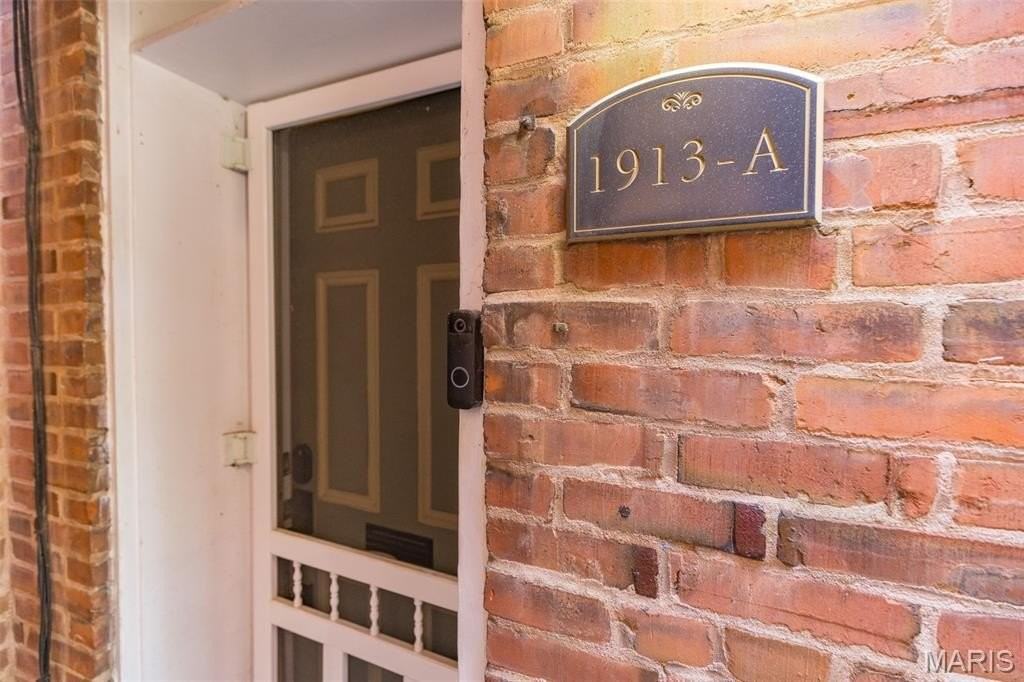 1913 Senate St #A - Photo 4 of 25