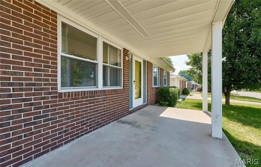 3248 Janton Ln - Photo 5 of 33