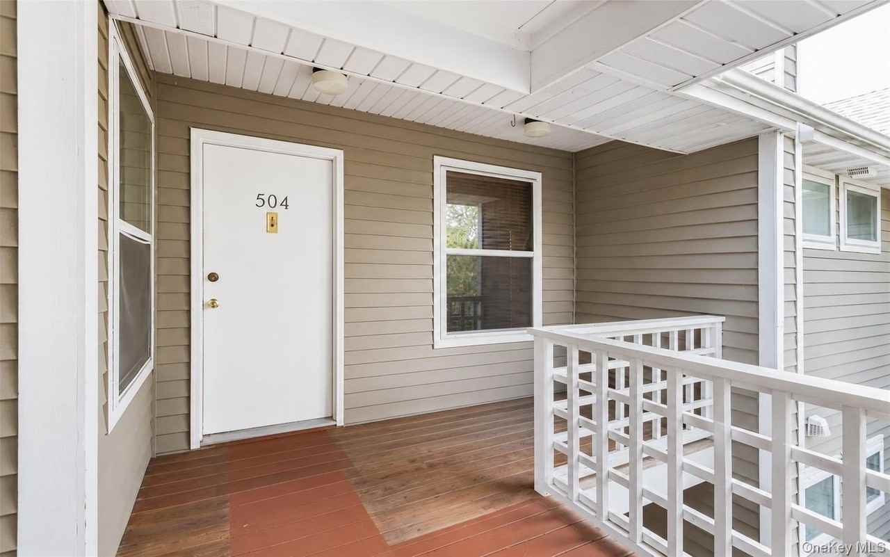 504 Continental Dr - Photo 3 of 20