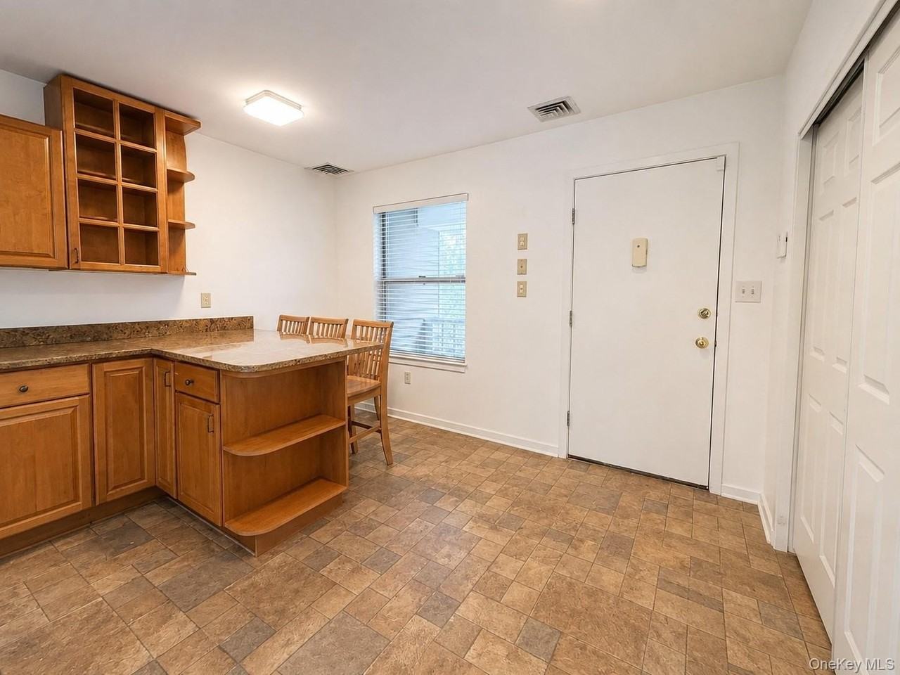 504 Continental Dr - Photo 4 of 20