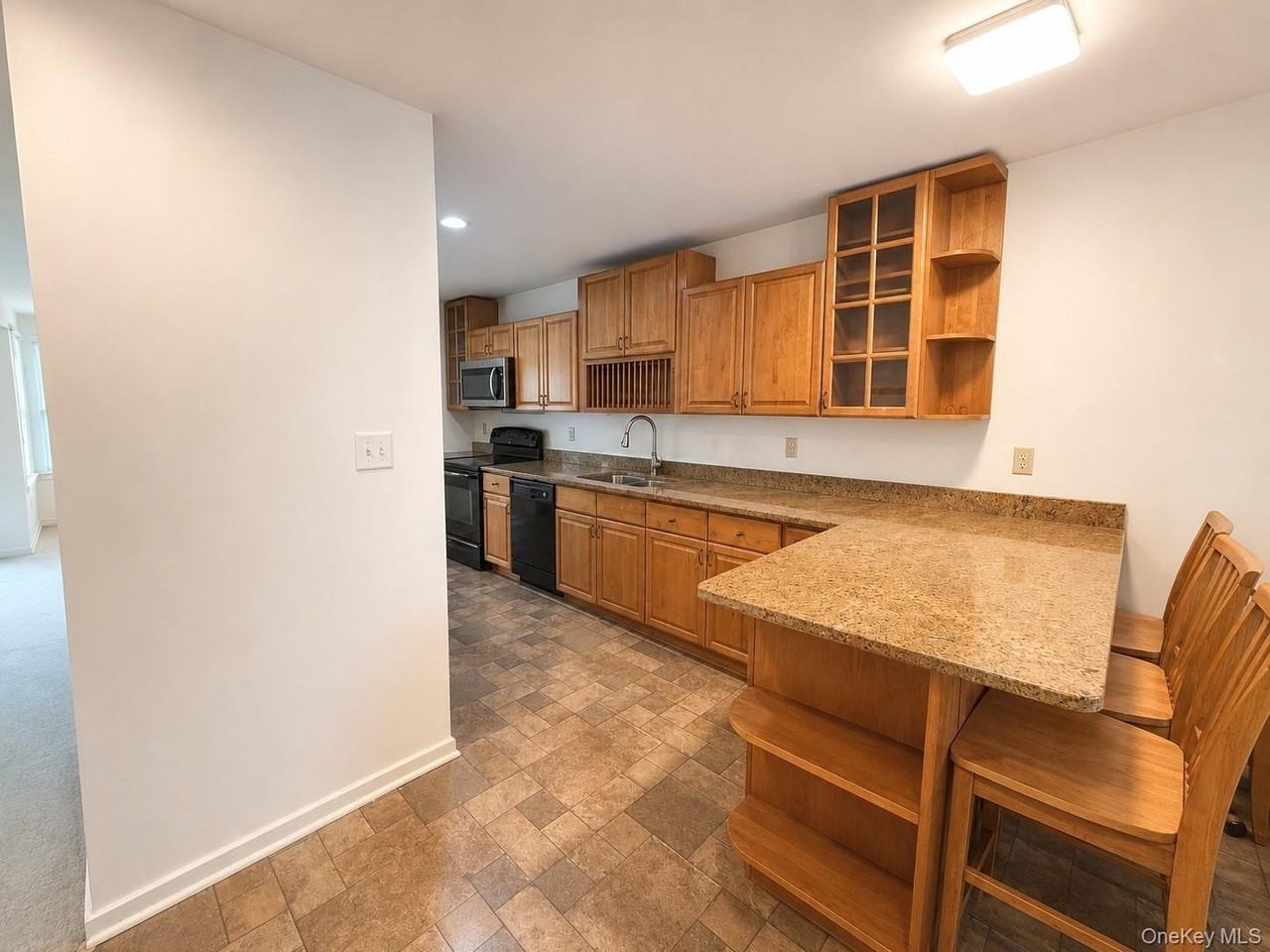 504 Continental Dr - Photo 5 of 20