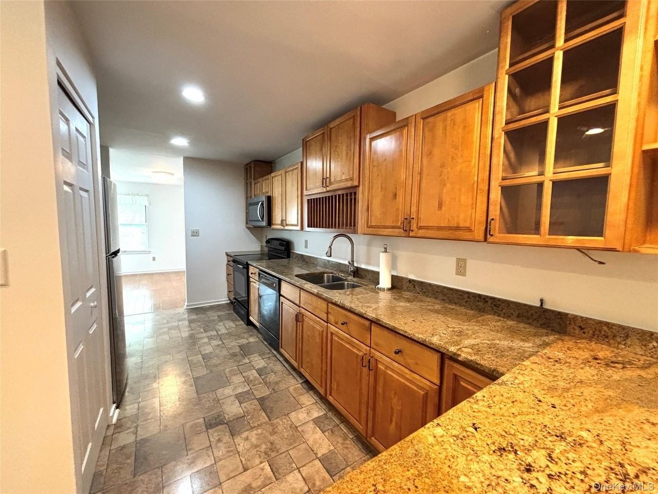 504 Continental Dr - Photo 6 of 20