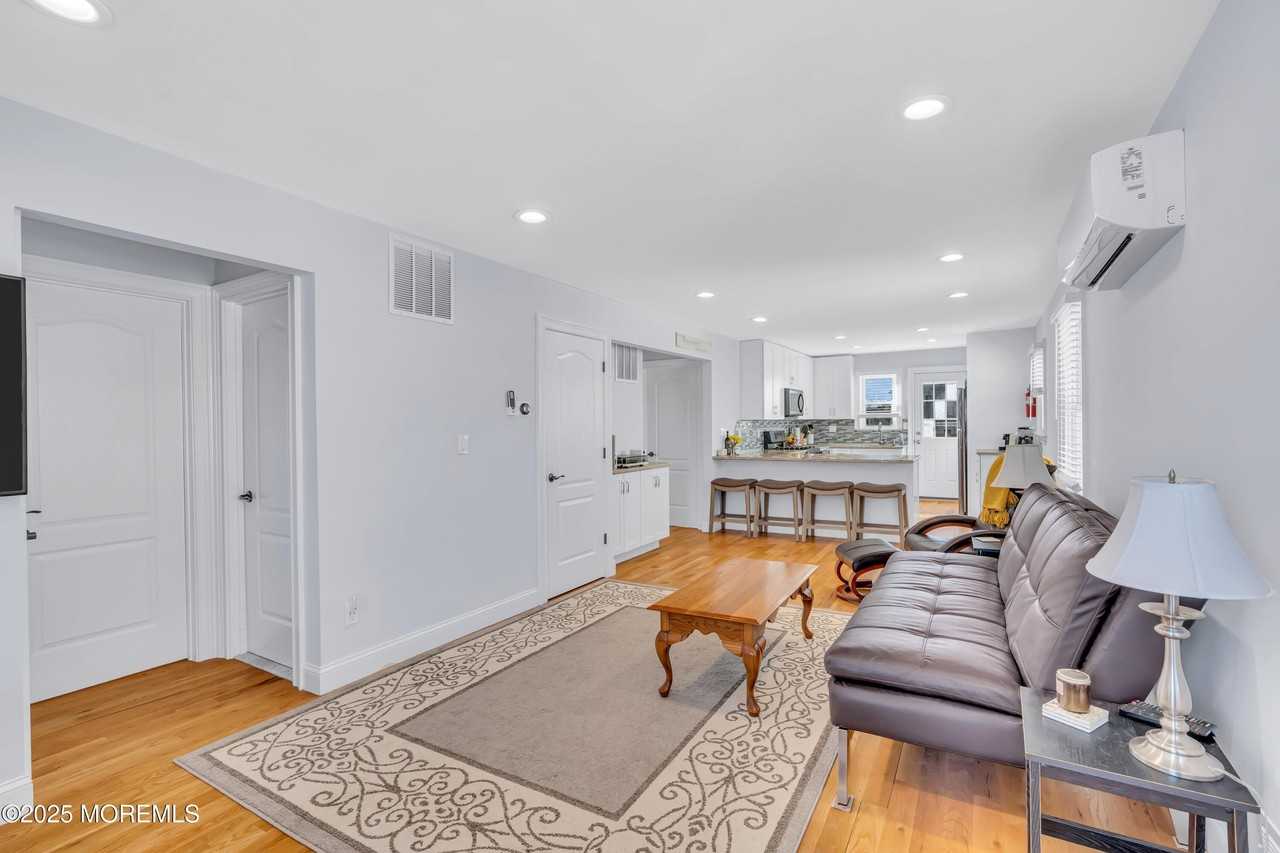 410 4th Ave #2 - Photo 2 of 18