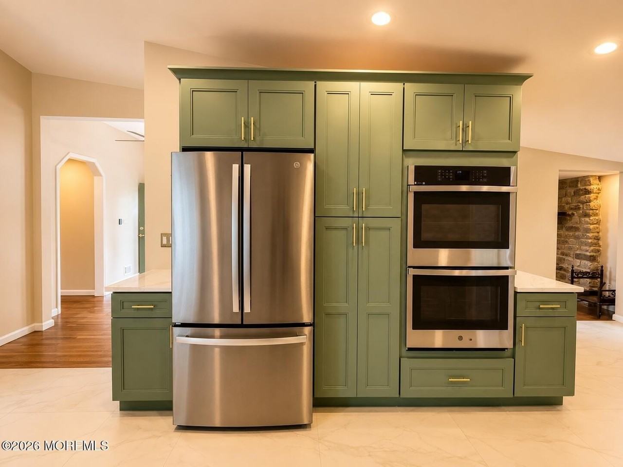 253 Parkview Ter - Photo 5 of 18