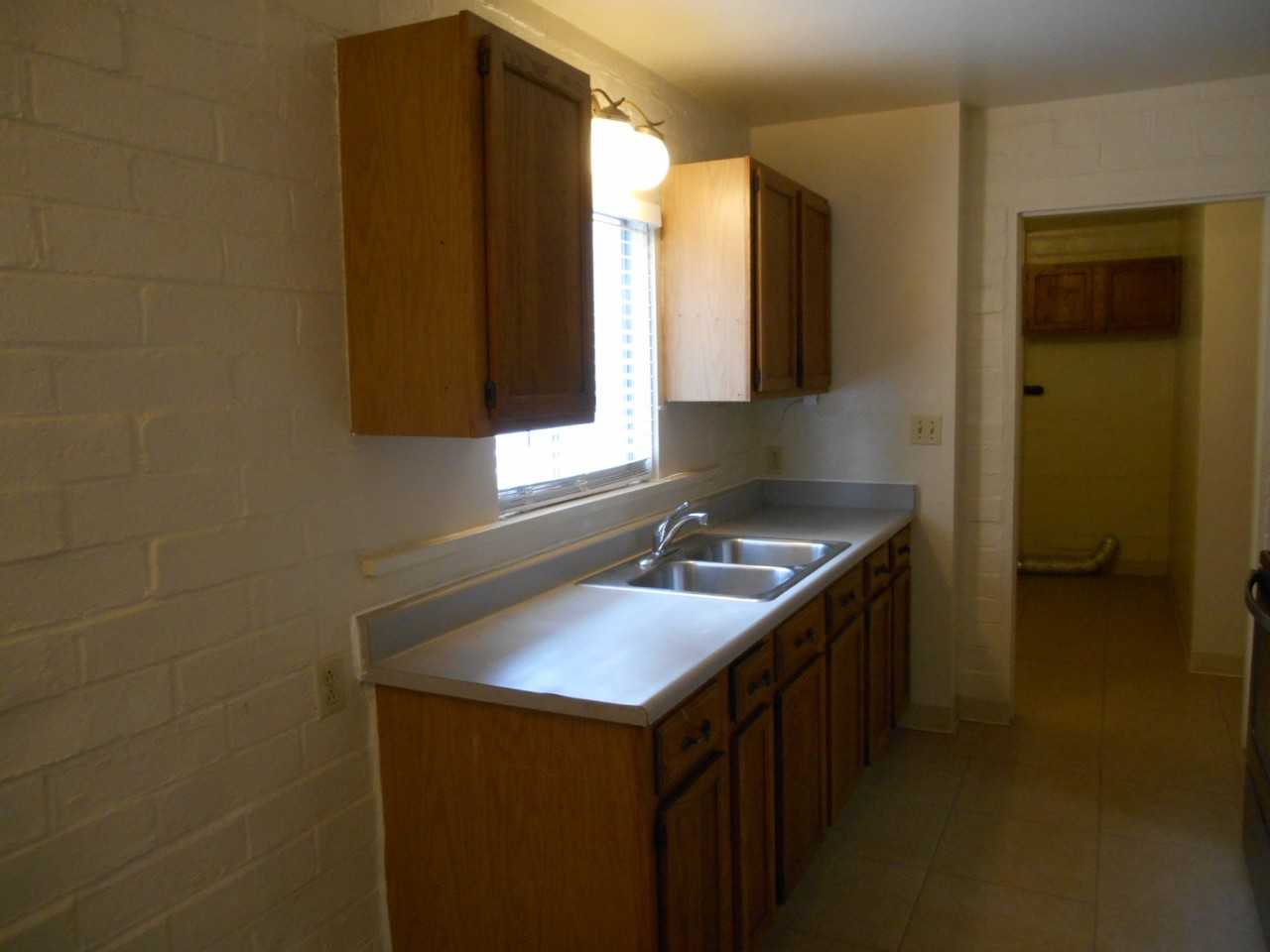 4828 E 1st St - Photo 3 of 10