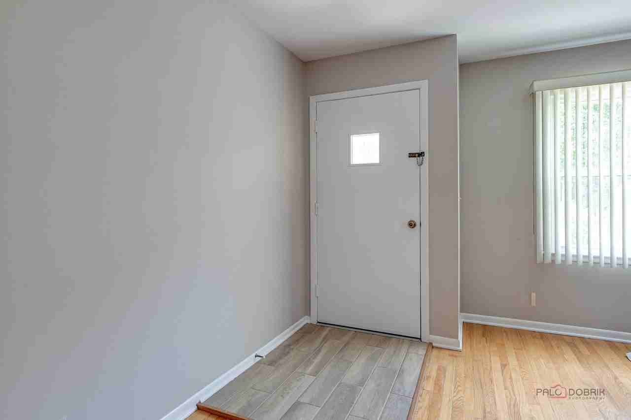 334 Euclid Ave - Photo 4 of 42
