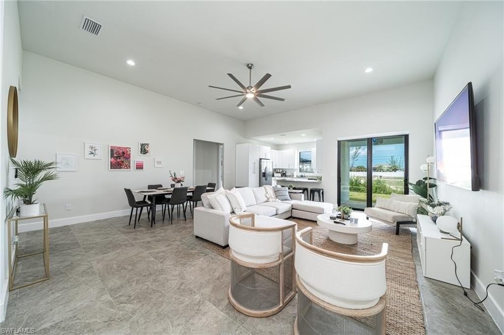 1608 Nw 38th Ave - Photo 2 of 32