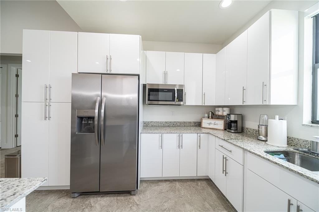 1608 Nw 38th Ave - Photo 7 of 32