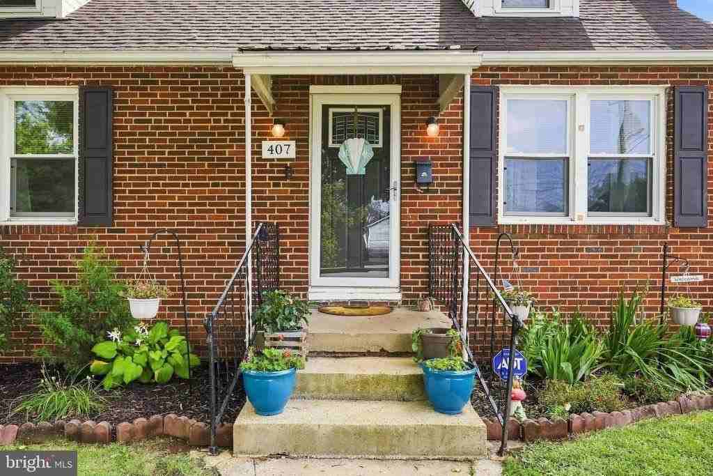 407 Manassas Ave - Photo 4 of 50