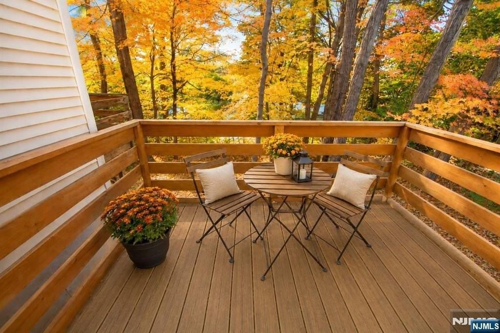 2 Cottage Pl #4 - Photo 2 of 13